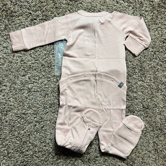 NWT Goumi Kids Rose Footie SZ 6-12 mo Baby Zipper Jumpsuit Pink Bamboo Sleeper - Picture 2 of 3